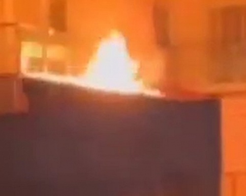 Απίστευτο βίντεο ντοκουμέντο από την επίθεση σε οικία στη Λάρνακα-Καρέ καρέ η επίθεση με κροτίδες και πέτρες