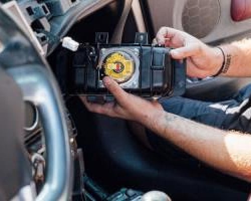 Πολίτης καλούσε από τον Μάρτη για αλλαγή ΤΑΚΑΤΑ και δεν τον εξυπηρέτησαν, δεύτερος άλλαξε αερόσακο και του ακύρωσαν το ΜΟΤ