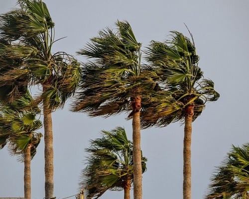 ΚΙΤΡΙΝΗ ΠΡΟΕΙΔΟΠΟΙΗΣΗ: Ραγδαία αλλαγή του καιρού- Θυελλώδεις ανέμους έως 10 μποφόρ