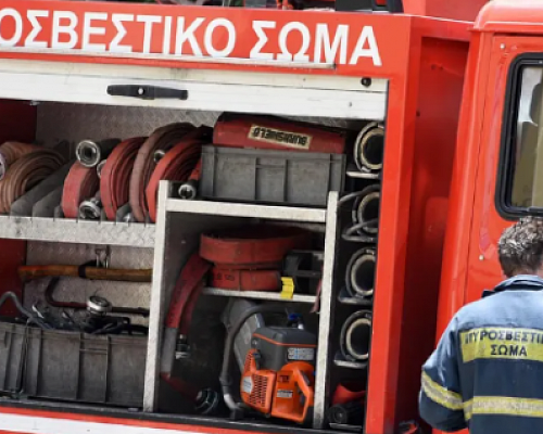 Στις φλόγες οικία στα Λατσιά Δύο ένοικοι στο νοσοκομείο, έγινε στάχτη υπνοδωμάτιο