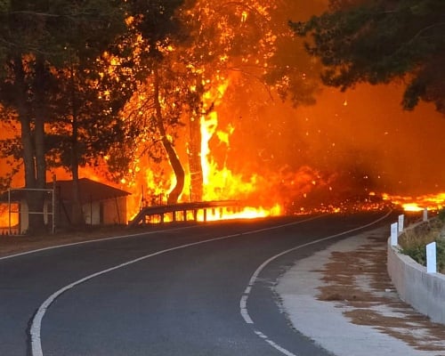 Μυστήριο γύρω από τη νέα ύποπτη φωτιά στην καρδιά του Τροόδους