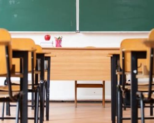 Πάνε έξω από τη Βουλή οι καθηγητές για απεργία-Τι ισχύει με τα δρομολόγια των λεωφορείων και τις απουσίες μαθητών