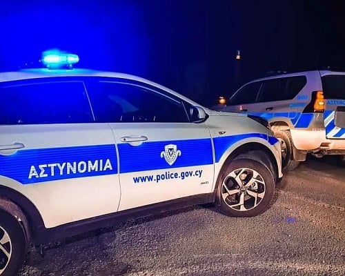 Σύλληψη δύο προσώπων για παράνομη κατοχή περιουσίας, ναρκωτικών και επιθετικού οργάνου