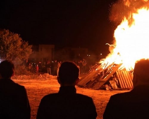 Δεν βρίσκουν λύση για τις λαμπρατζιές, τρέχουν να προλάβουν το Πάσχα