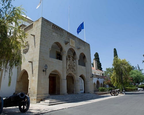 Όλοι οι νέοι διορισμοί από το Υπουργικό. Πήρε πίσω 8 διαβατήρια