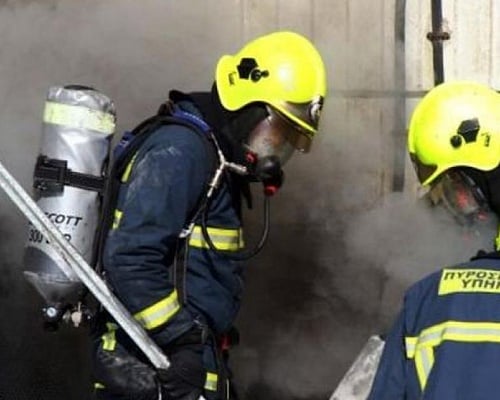 Πυρκαγιά σε διαμέρισμα στο κέντρο της Λευκωσίας - Διασώθηκαν τρία άτομα και ένας σκύλος