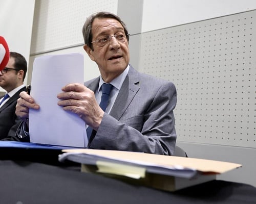 ΑΚΕΛ: Λένε όλοι ψέματα εκτός από τον τέως Πρόεδρο της Δημοκρατίας και τον Επίτιμο Πρόεδρο του ΔΗΣΥ Νίκο Αναστασιάδη