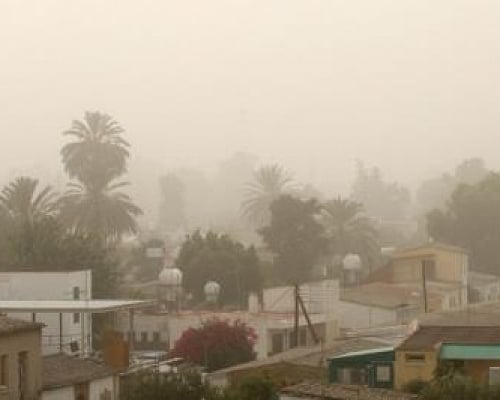 Έρχεται σκόνη από τη Δευτέρα αλλά σταθερά στους 27 βαθμούς η θερμοκρασία