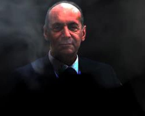 Ανάβει αντί να σβήνει φωτιές ο Χαρτσιώτης-Από τον «νόμο που δεν δέρνεται», στο «ατυχές περιστατικό», το Λούβρο και τις ζημιές των... €10