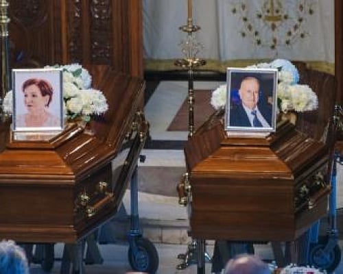 Ξέσπασε συγγενής των θυμάτων της φονικής πυρκαγιάς στην κηδεία τους-«Σας δολοφόνησαν με τον χειρότερο τρόπο»