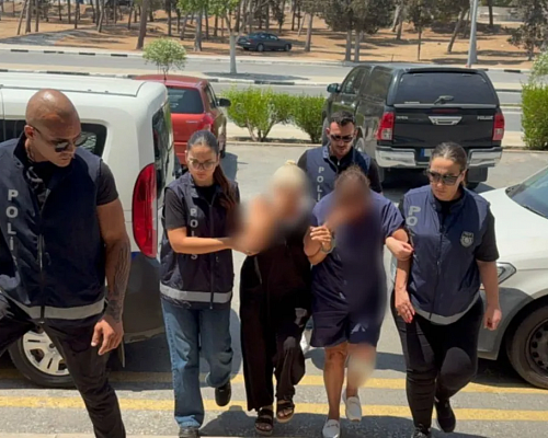 Ένταση στην «δίκη παρωδία» των 5 Ελληνοκυπρίων στα κατεχόμενα Ξανά αναβολή