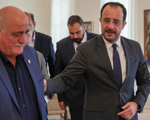 Ο ανασχηματισμός «άναψε φωτιές»: Η ΕΔΕΚ εξετάζει έξοδο από την κυβέρνηση