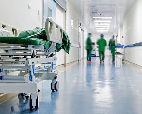 Πήγε στο νοσοκομείο για περίθαλψη «φορτωμένος» ναρκωτικά