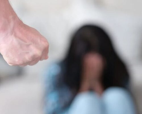 Εννέα στις δέκα γυναίκες θα μιλούσαν στον γιατρό τους για τη βία που βιώνουν αν κάποιος τις ρωτούσε…