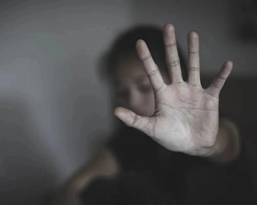 Φρίκη στη Λεμεσό: Κακοποιούσε σεξουαλικά 13χρονη στη βεράντα του σπιτιού της