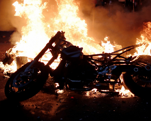 Στάχτη και μπούρμπερη μοτοσικλέτα στη Λεμεσό Την γύρευε ο ιδιοκτήτης της