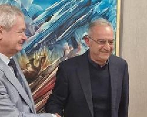 Διαψεύδει ο ΔΗΣΥ ότι έδωσε το μητρώο του στο ΑΚΕΛ αλλά δηλώνει πως «δεν είναι υπόλογος για τις πράξεις κανενός»
