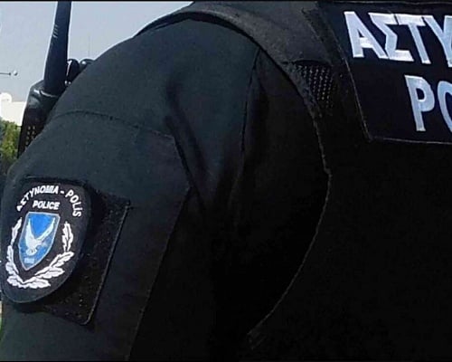 Αναστάτωση στη Λευκωσία με άντρα που απειλούσε κρατώντας σμίλα