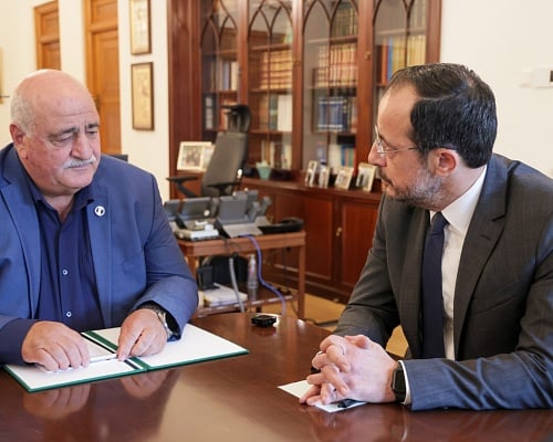 Στον Λόφο για «αναθέρμανση» των σχέσεων με το Προεδρικό ο Αναστασίου