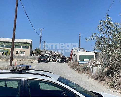 Τεράστια ερωτήματα από την έκρηξη σε εργοστάσιο στην Αραδίππου Πολίτες εισέρχονται με ευκολία στα πεδία βολής