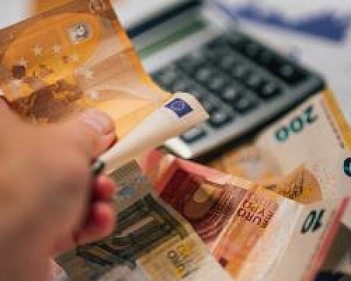 Οικογένειες χάνουν επιδόματα επειδή εντάσσονται στα σχέδια του ΚΟΑΠ-Ζητά απαντήσεις από Κυβέρνηση η Βουλή