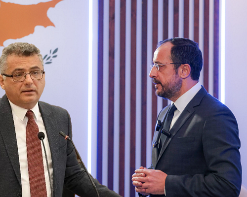 Έκανε το πρώτο βήμα ο Ερχιουρμάν, προσπάθησε να επικοινωνήσει με ΠτΔ