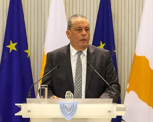 Επιβεβαιώνει ο Πάλμας: «Υπάρχουν στρατιωτικά αεροσκάφη στην Πάφο» – Τι σημαίνει για τη γεωστρατηγική της Κύπρου