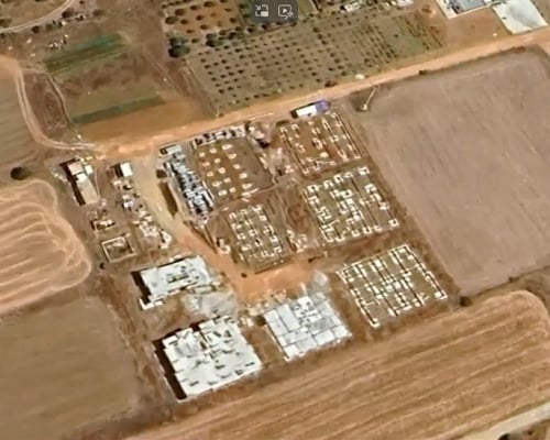 «Όργιο» εποικισμού στα Βαρώσια: Μεγάλα εργοτάξια εκτός περίκλειστης περιοχής