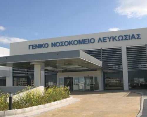 Με μαχαίρι εισέβαλε στο ΓΝ Λευκωσίας ο δράστης, επιτέθηκε και σε τέταρτο πρόσωπο