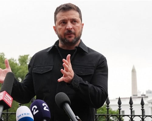 Ζελένσκι για συνάντηση με Πούτιν: Ξέρουμε πως η Ρωσία θα ζητήσει τα πάντα αλλά πρέπει να συναντηθούμ