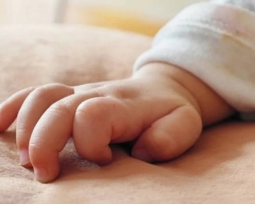 Μηνιγγίτιδα: Στην εντατική σε κρίσιμη κατάσταση το βρέφος Τι λέει παιδίατρος για την ασθένεια