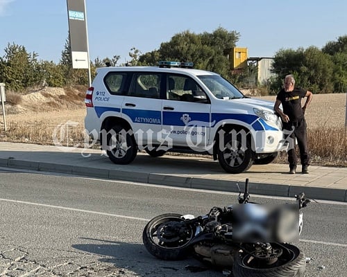 Κρίσιμα ο μοτοσικλετιστής που συγκρούστηκε με αρθρωτό φορτηγό στη Δρομολαξιά (pics)